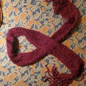 Maroon scarf